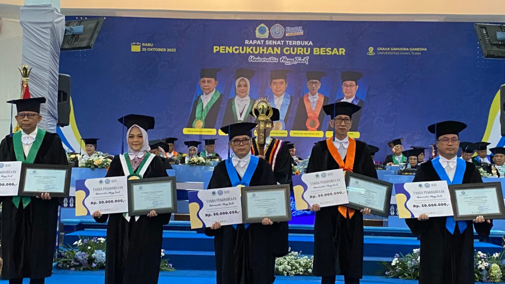 “Intelektualitas Unggul: Rektor Universitas Hang Tuah Kukuhkan Lima ...